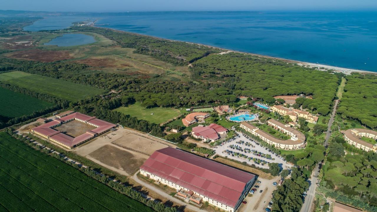 Horse Country Resort Congress & Spa - Hotel Ribot Arborea Exterior photo